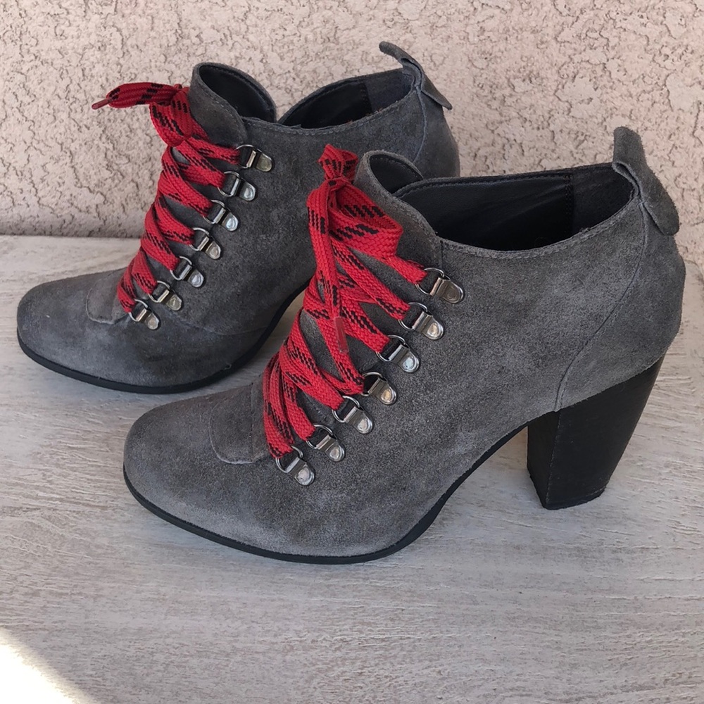 Boutique 9 Boots/shoes